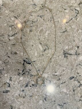 Silver Wreath Pendant Necklace